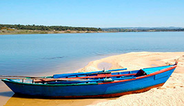Barco an lagoa de melides